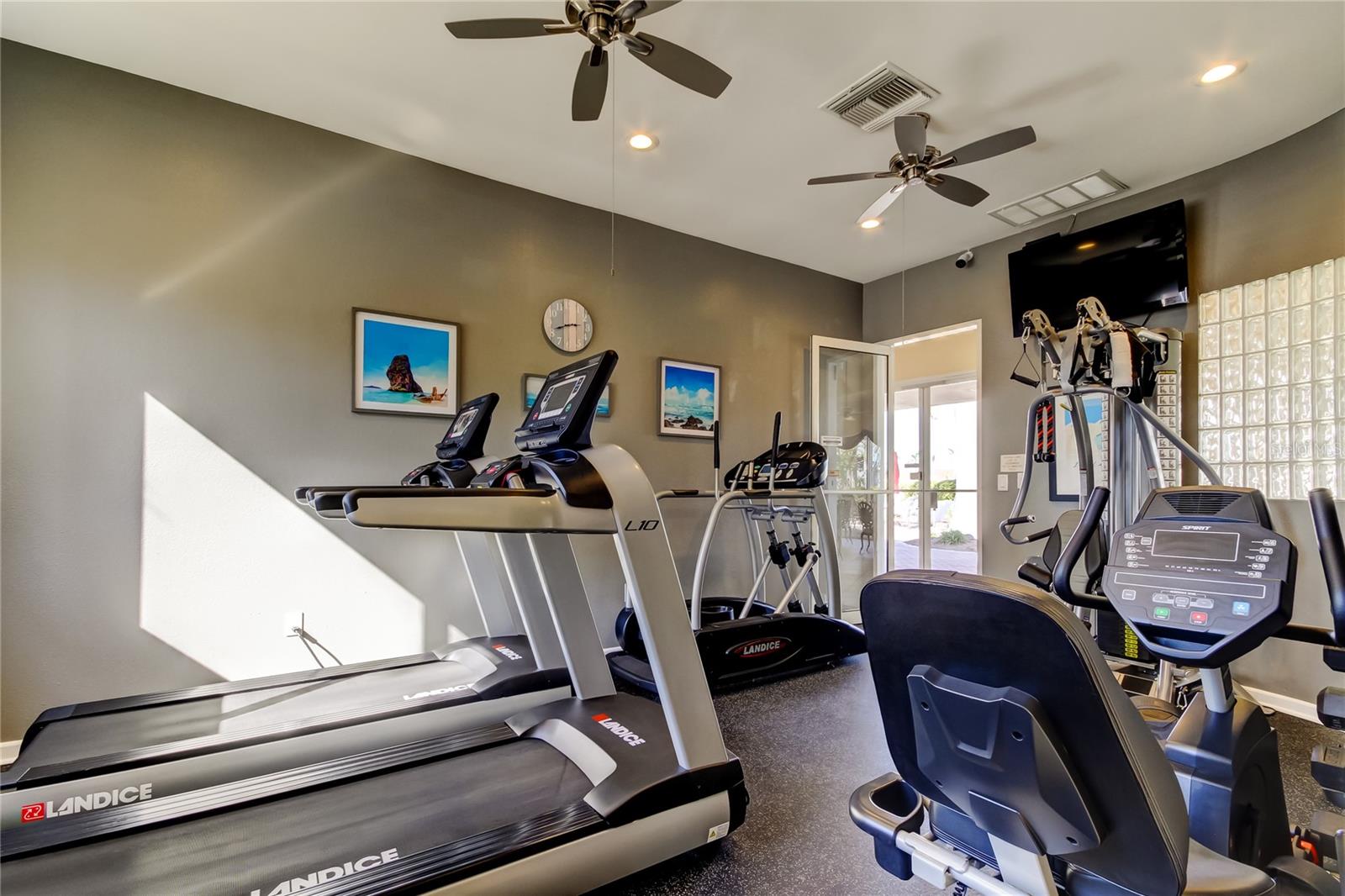 Listing photo id 38 for 6105 Bahia Del Mar Circle 388