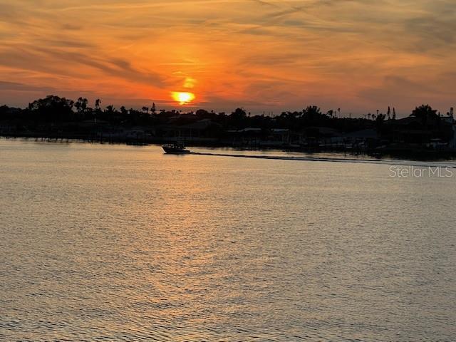 Listing photo id 41 for 6105 Bahia Del Mar Circle 388