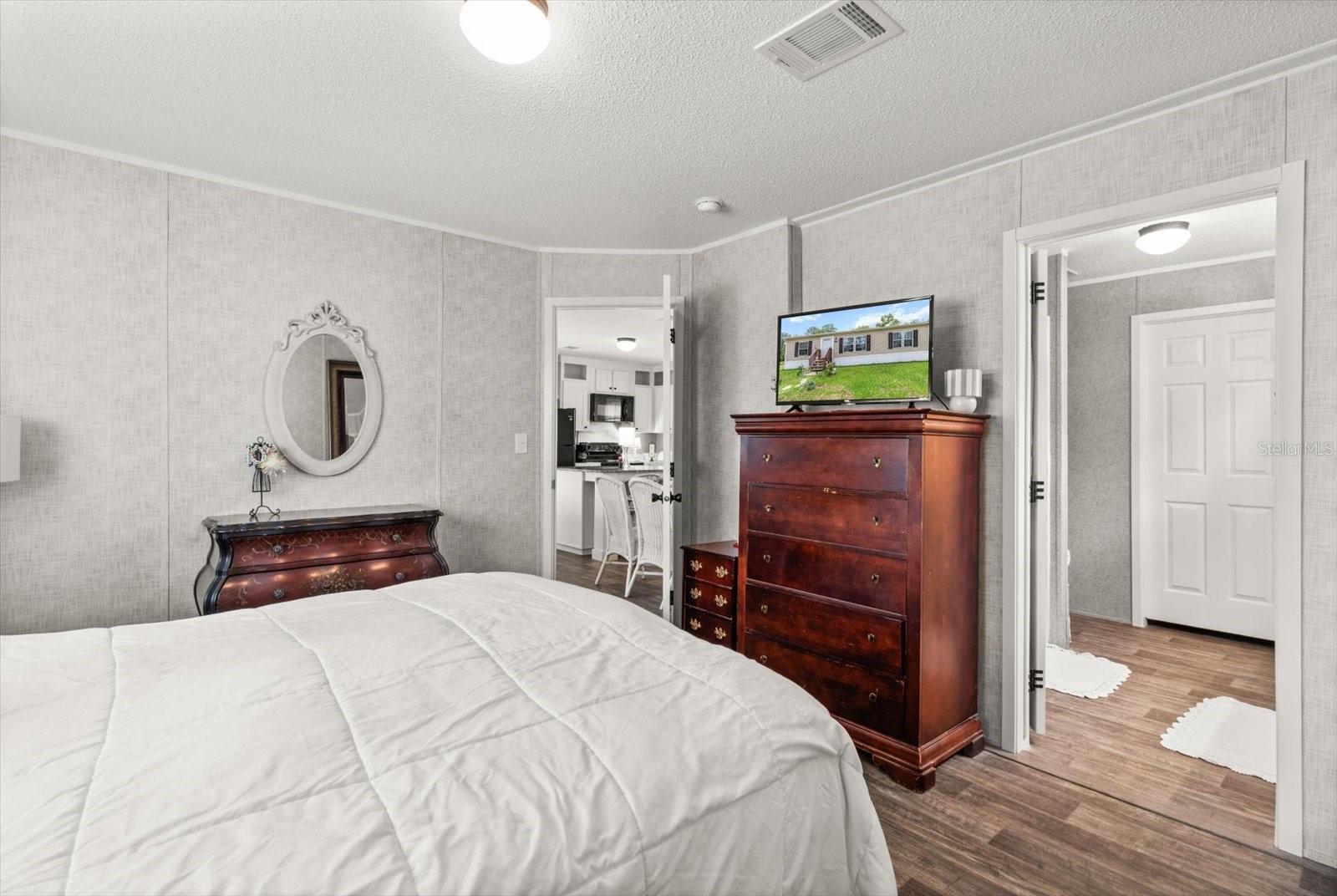 Image 11 of 29 For 6544 W Mae  
