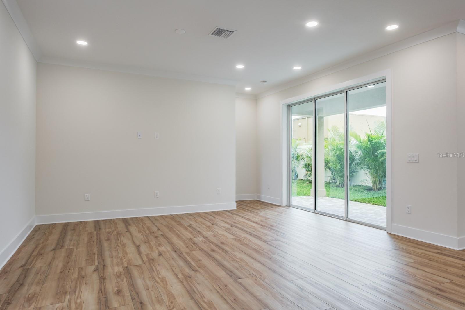 Image 14 of 61 For 250 Larocca Court