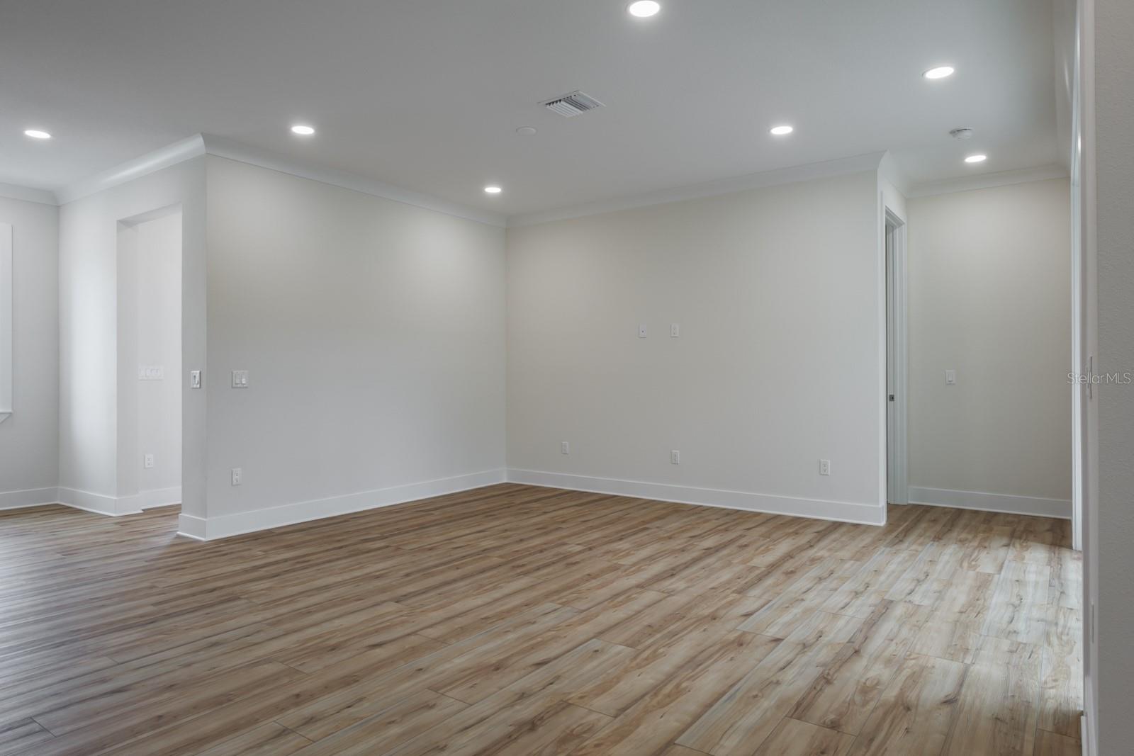 Image 15 of 61 For 250 Larocca Court