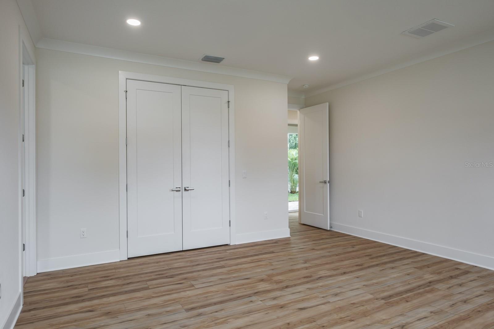 Image 30 of 61 For 250 Larocca Court