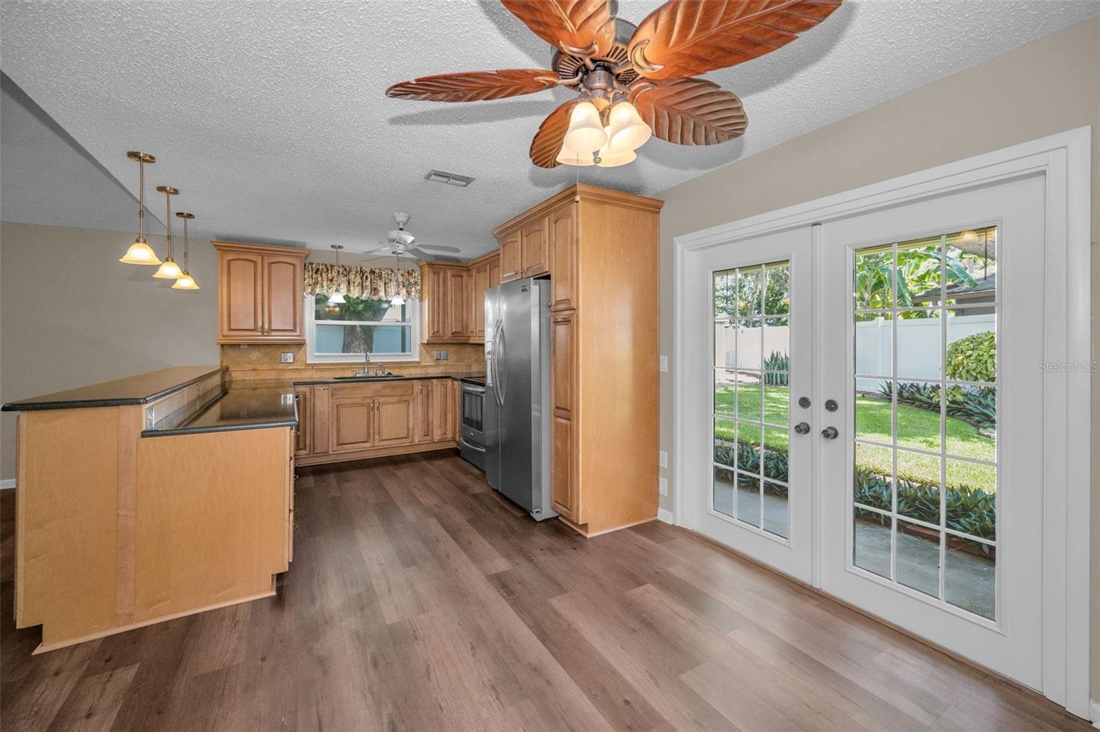 Listing photo id 12 for 11279 Oakridge Trail