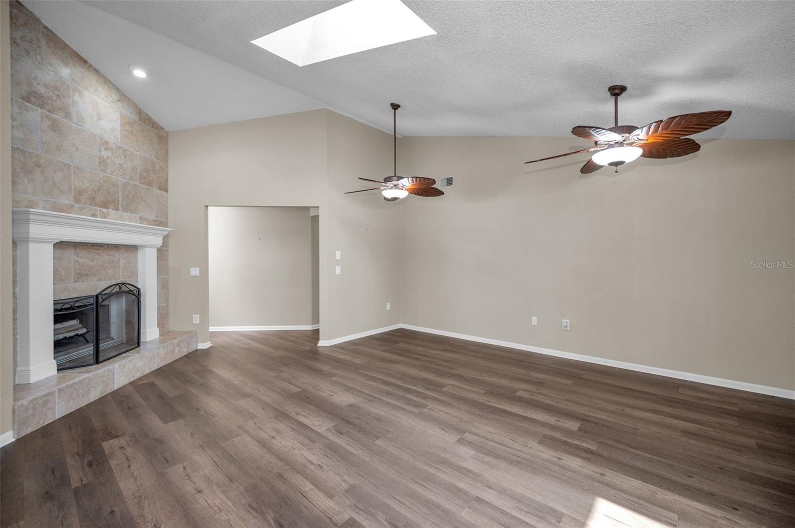 Listing photo id 14 for 11279 Oakridge Trail