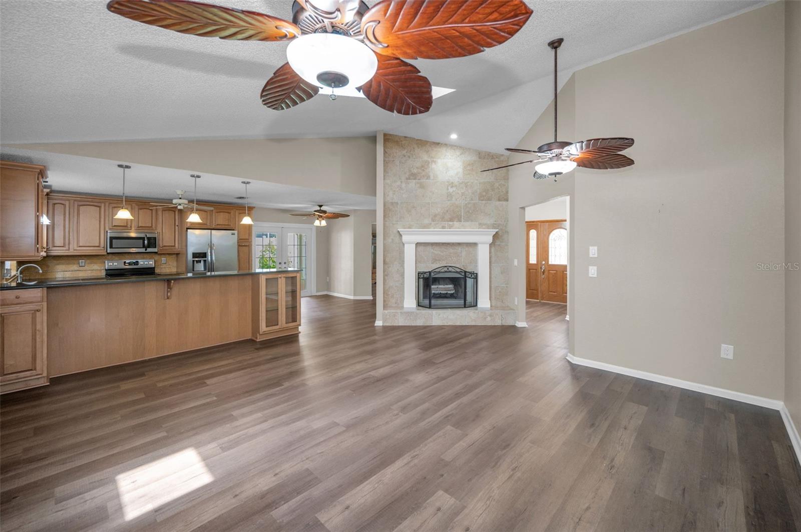 Listing photo id 15 for 11279 Oakridge Trail