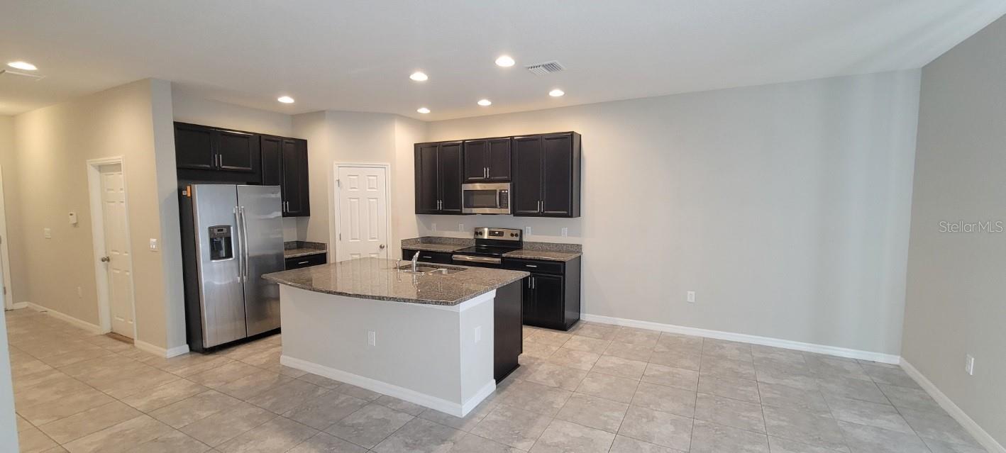 Image 3 of 12 For 7025 Grand Elm Drive