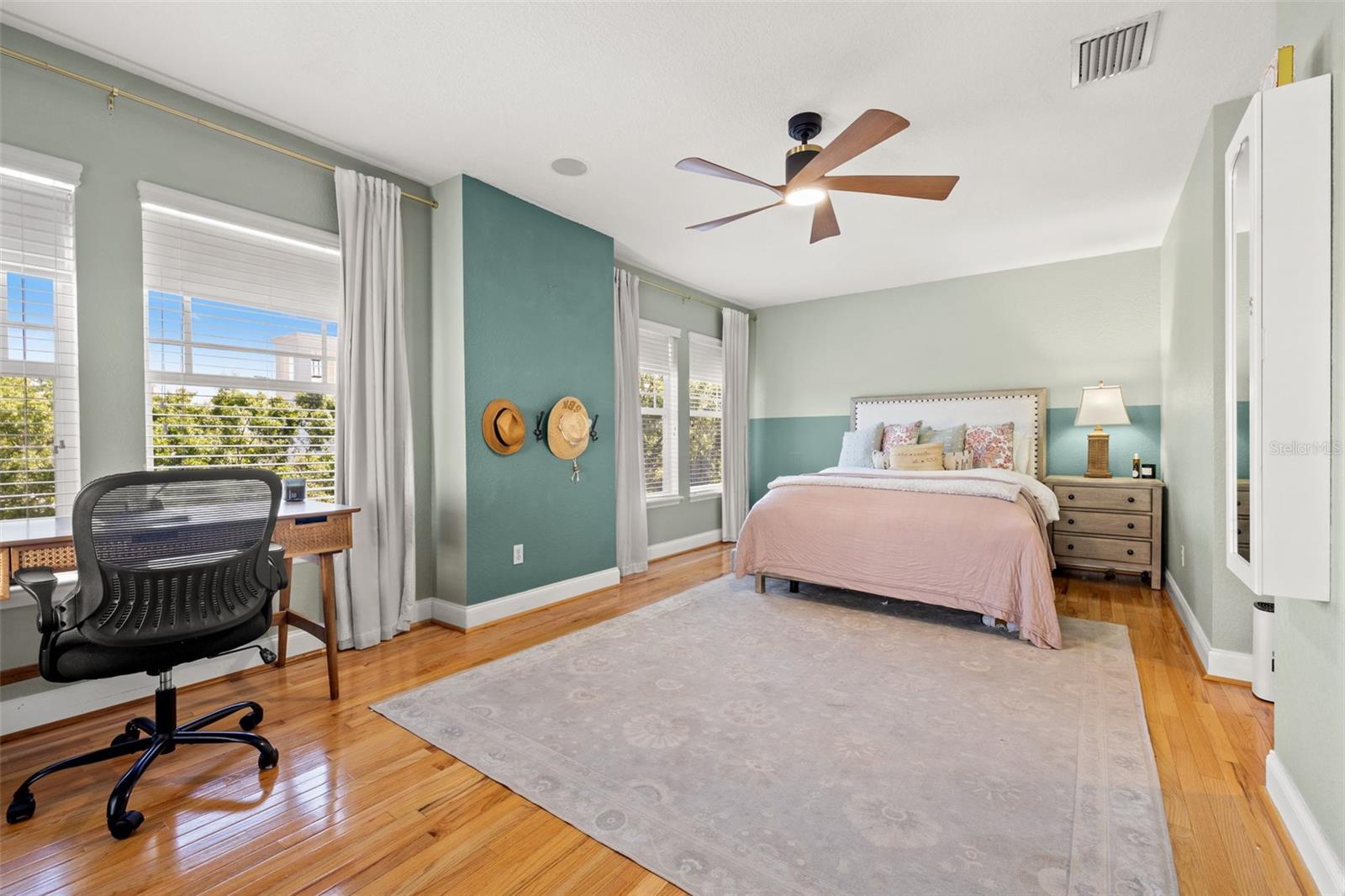 Image 18 of 36 For 3315 De Leon Street 19