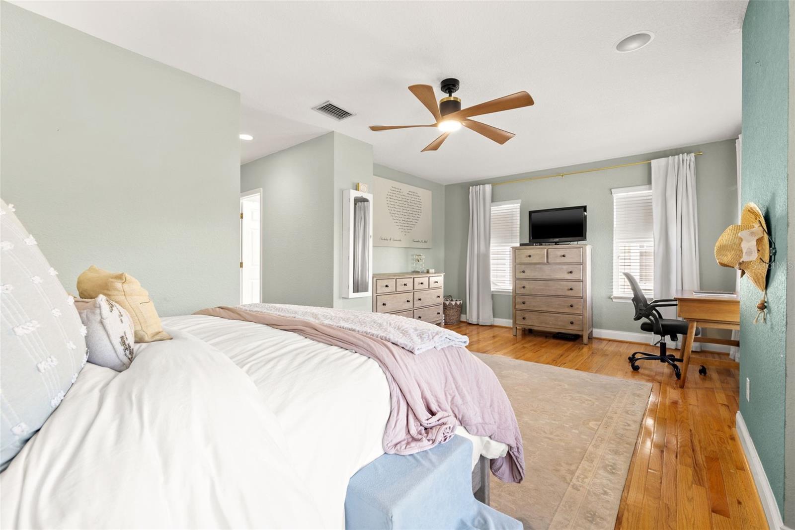 Image 19 of 36 For 3315 De Leon Street 19
