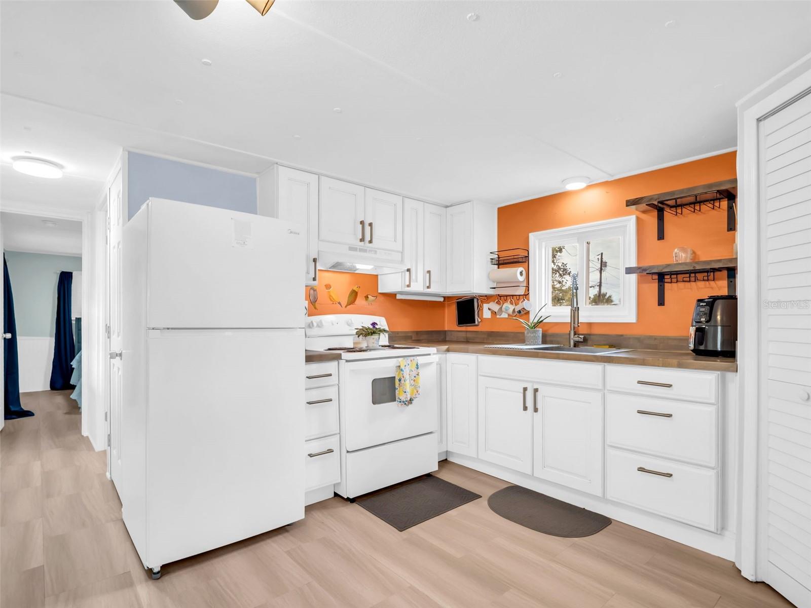 Image 11 of 63 For 800 Chesapeake Drive 23