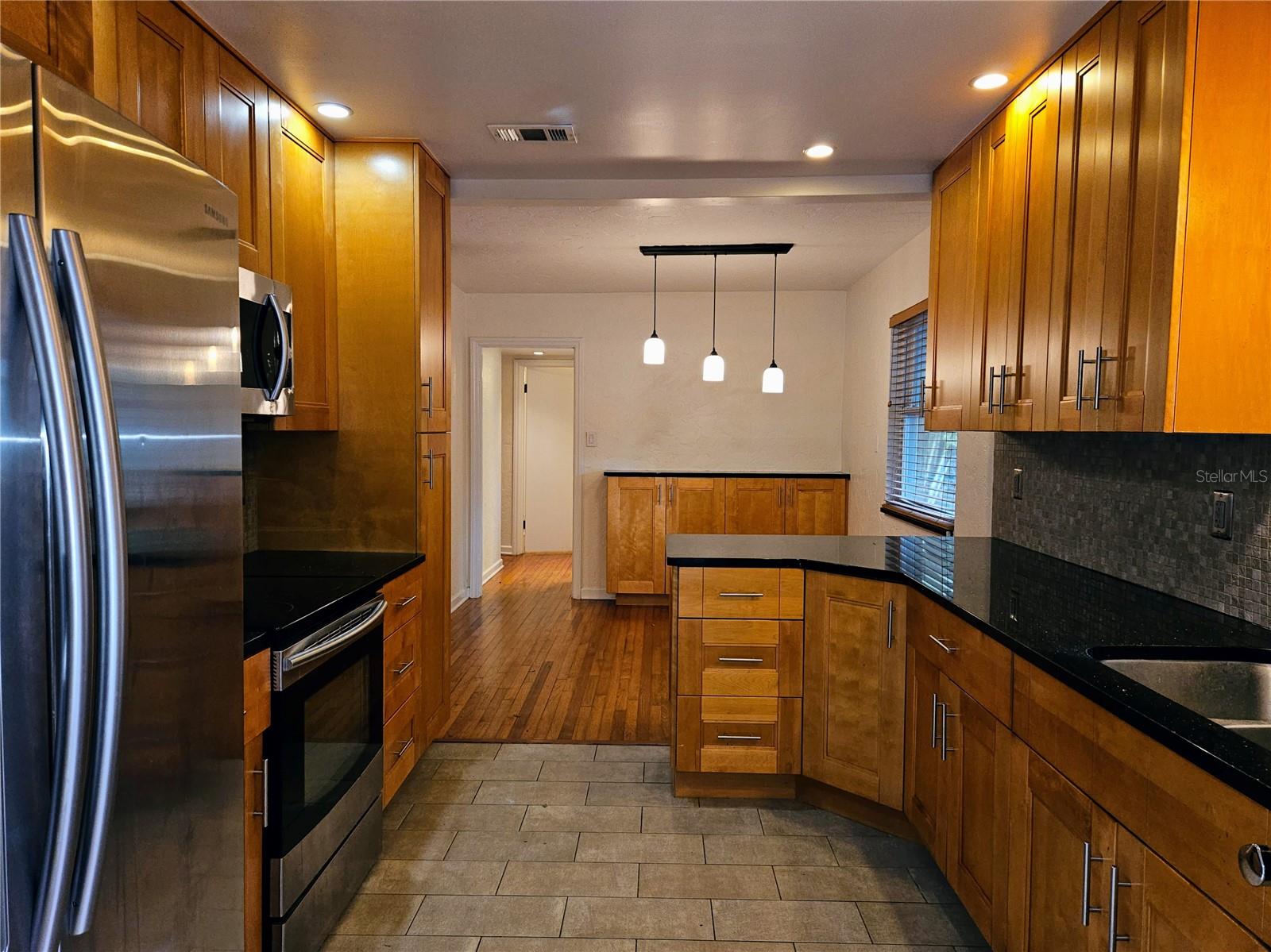 Image 10 of 38 For 1746 23rd Avenue N