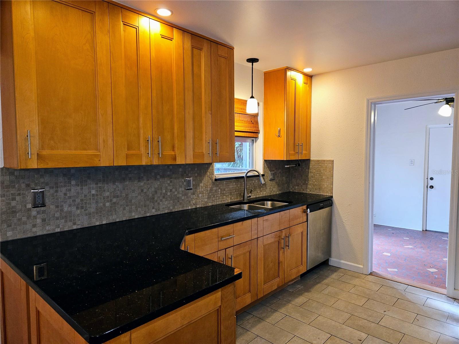 Image 14 of 38 For 1746 23rd Avenue N