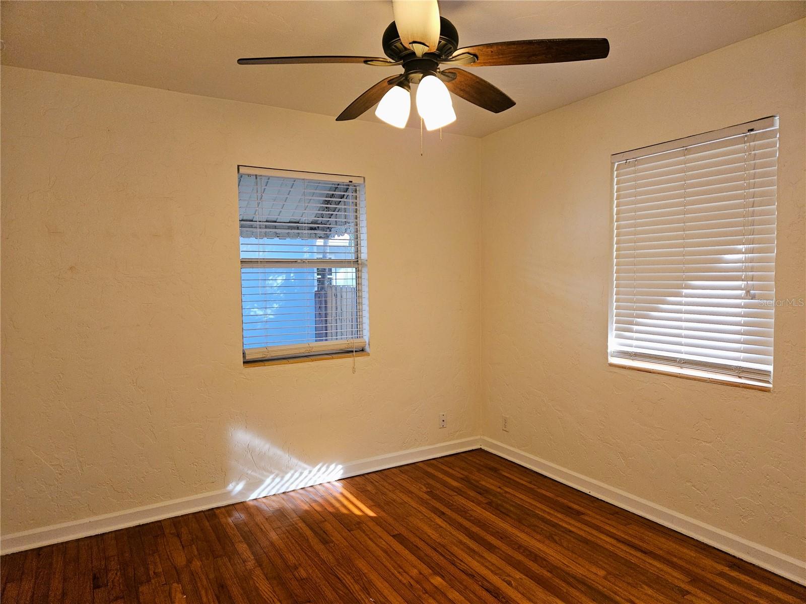 Image 23 of 38 For 1746 23rd Avenue N