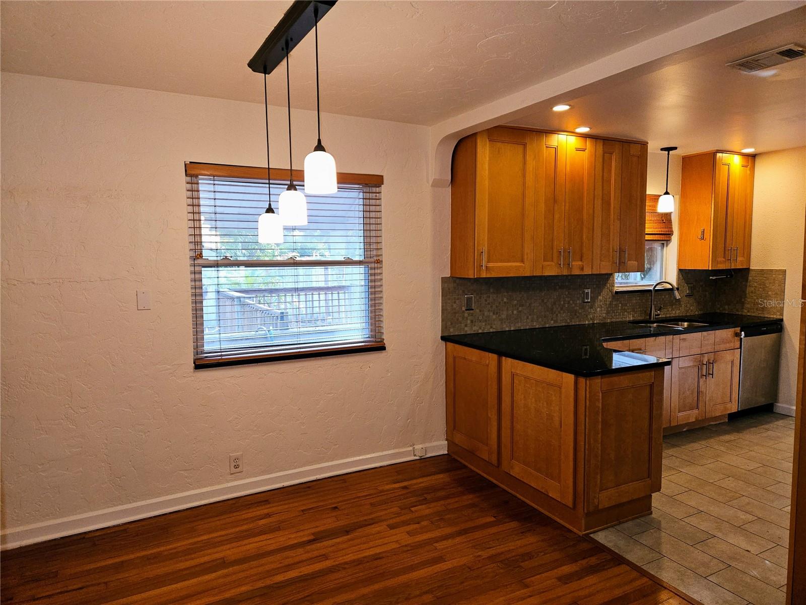 Image 8 of 38 For 1746 23rd Avenue N