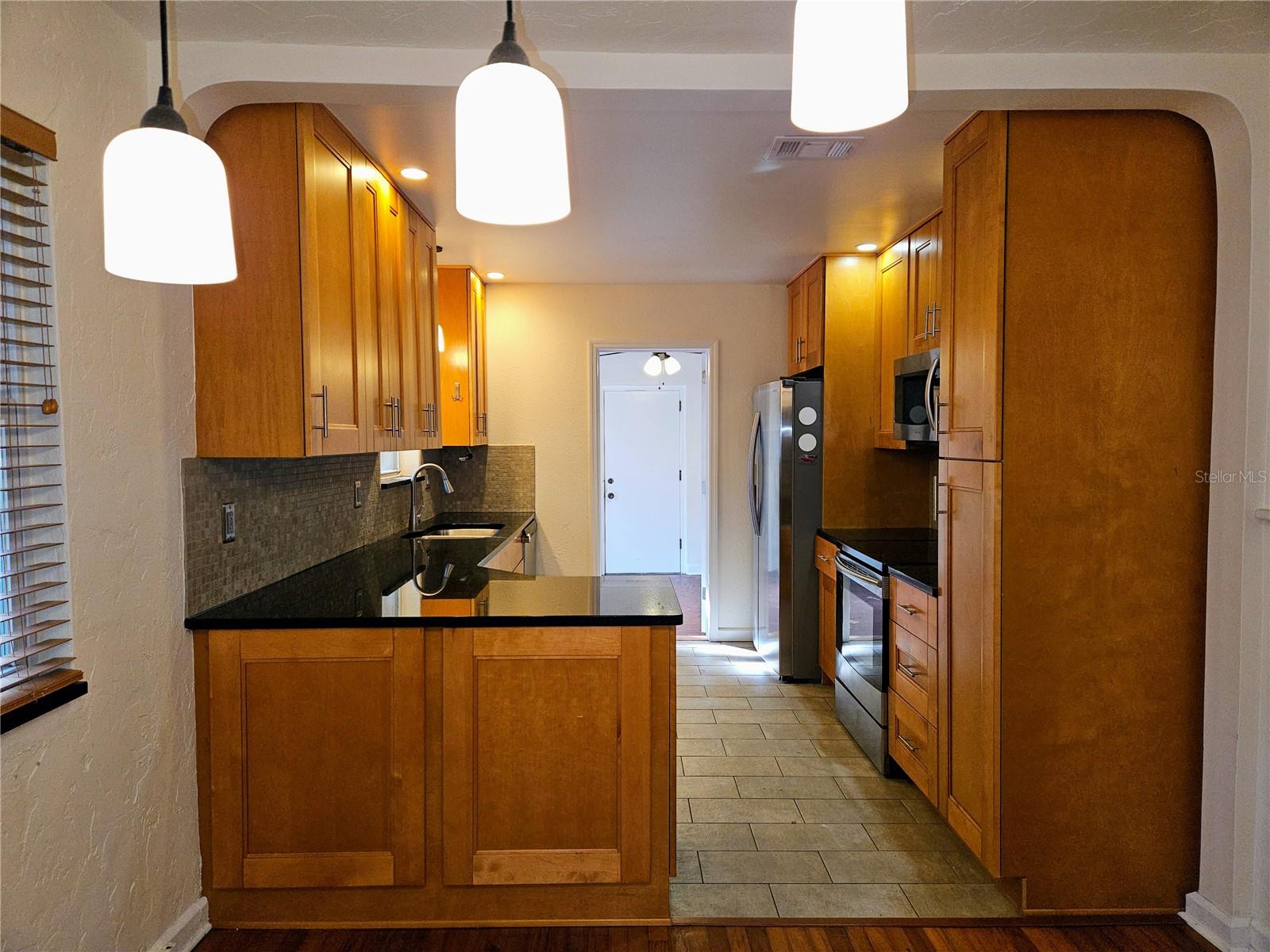 Image 9 of 38 For 1746 23rd Avenue N