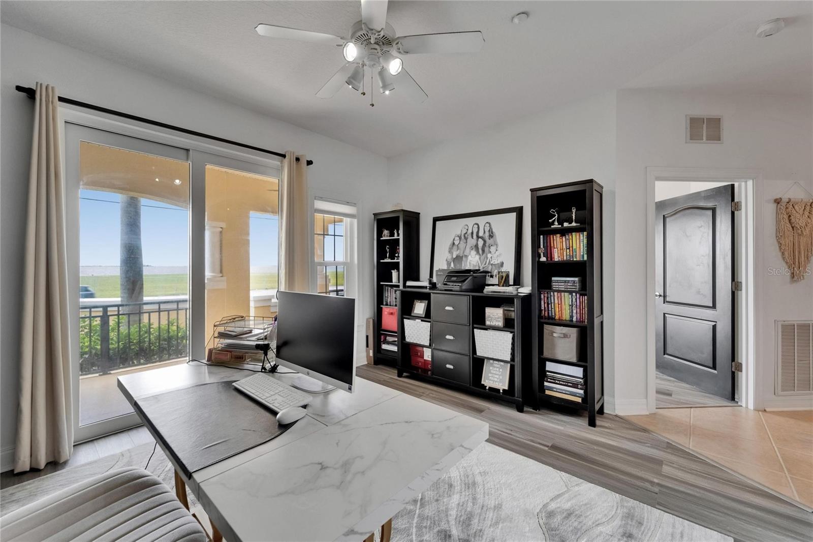 Listing photo id 17 for 6412 Mayra Shores Lane