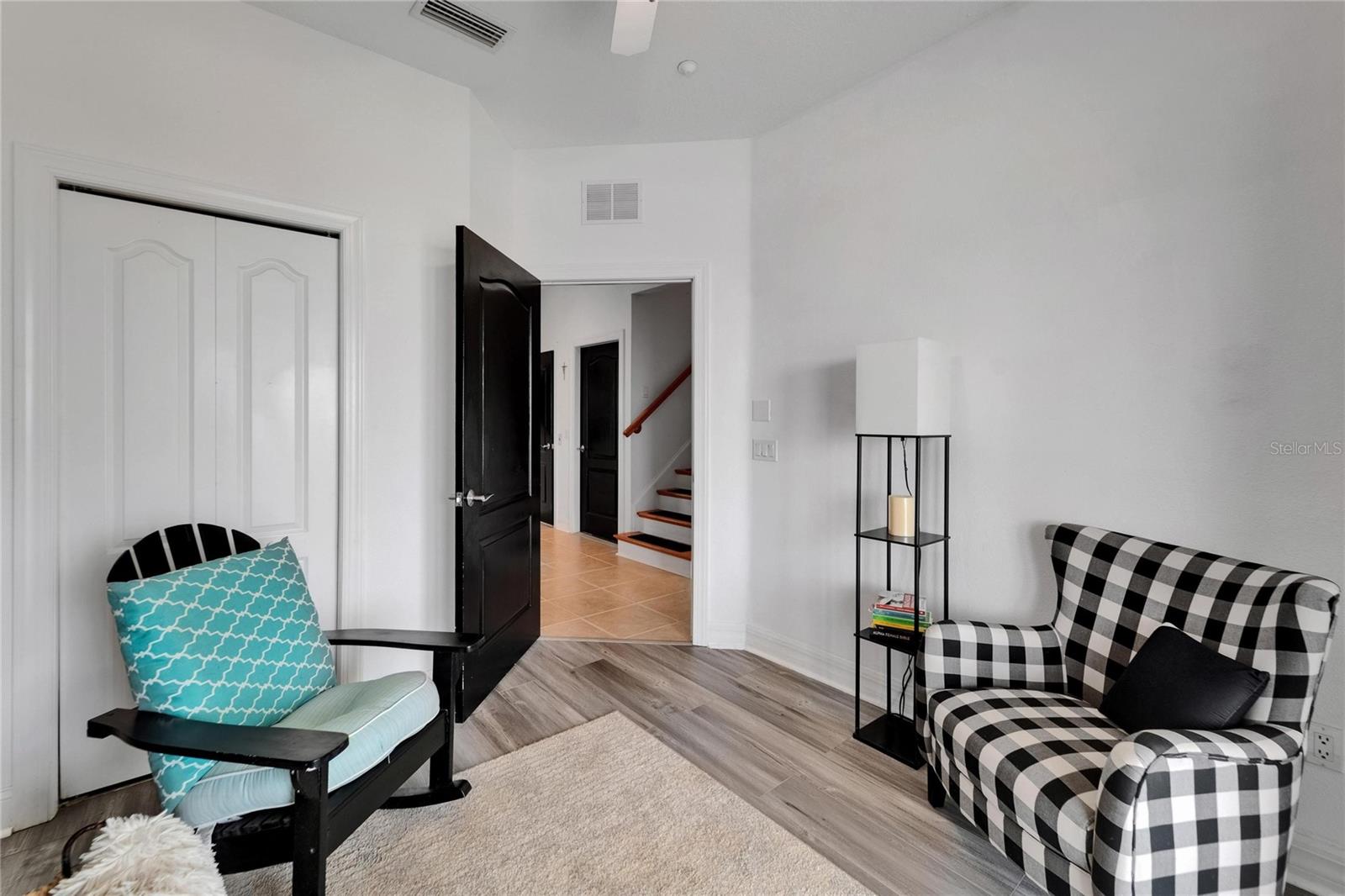 Listing photo id 19 for 6412 Mayra Shores Lane
