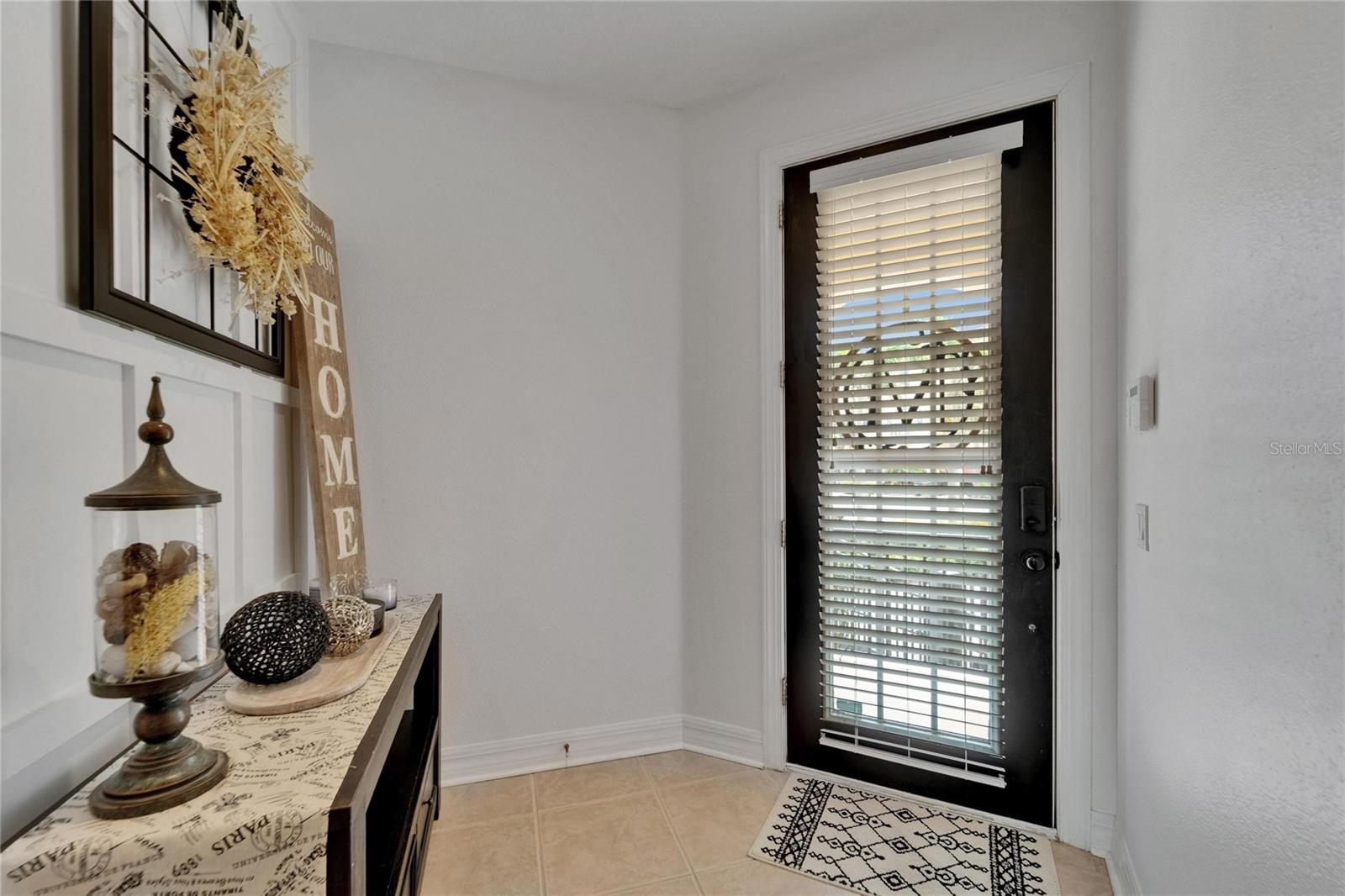 Listing photo id 20 for 6412 Mayra Shores Lane