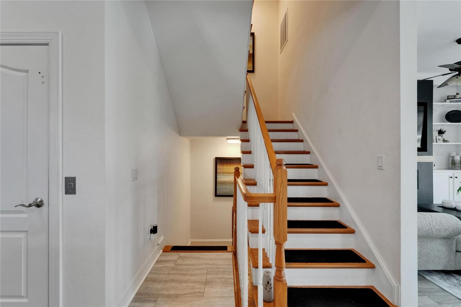Listing photo id 25 for 6412 Mayra Shores Lane