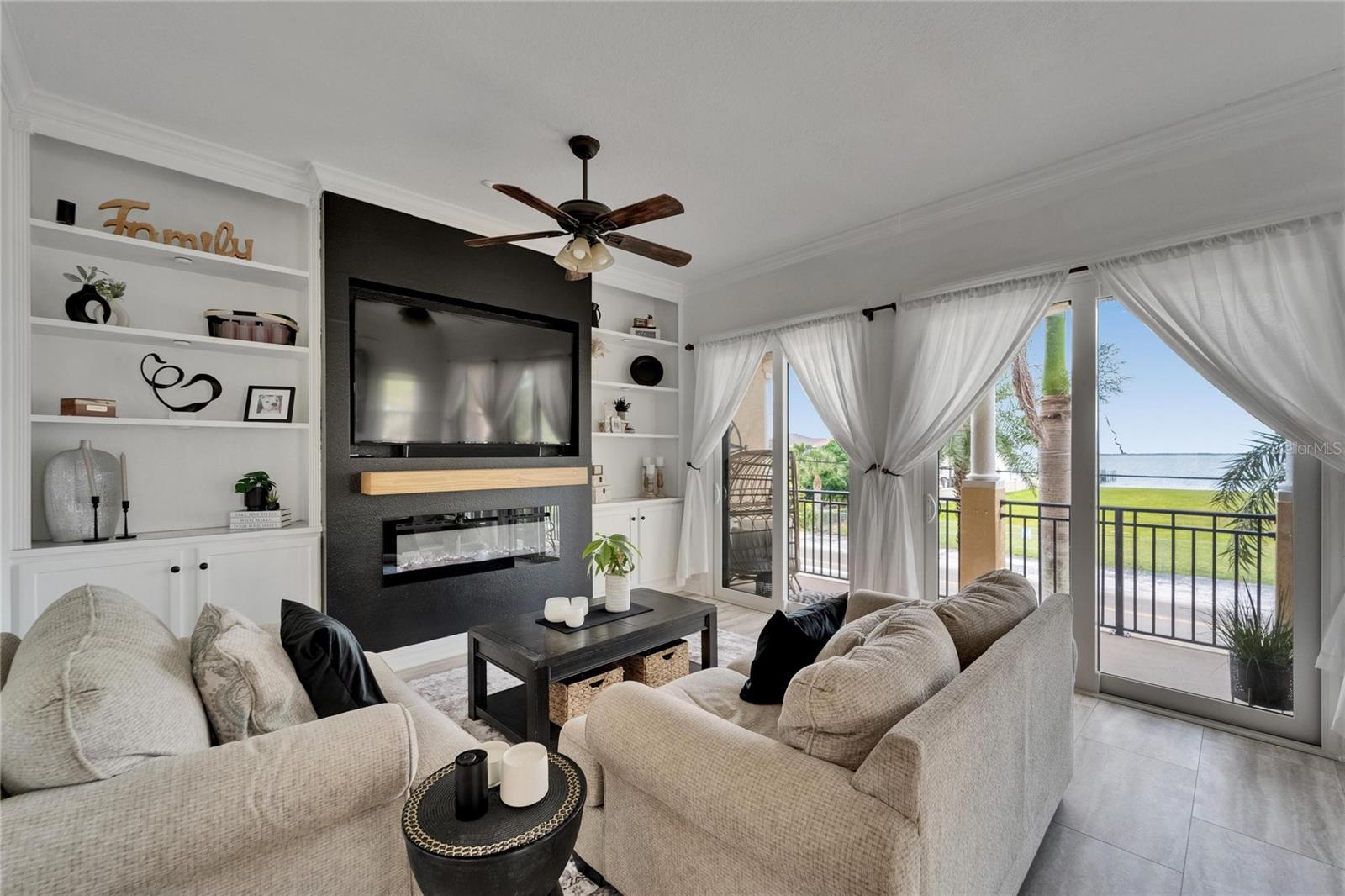 Listing photo id 26 for 6412 Mayra Shores Lane