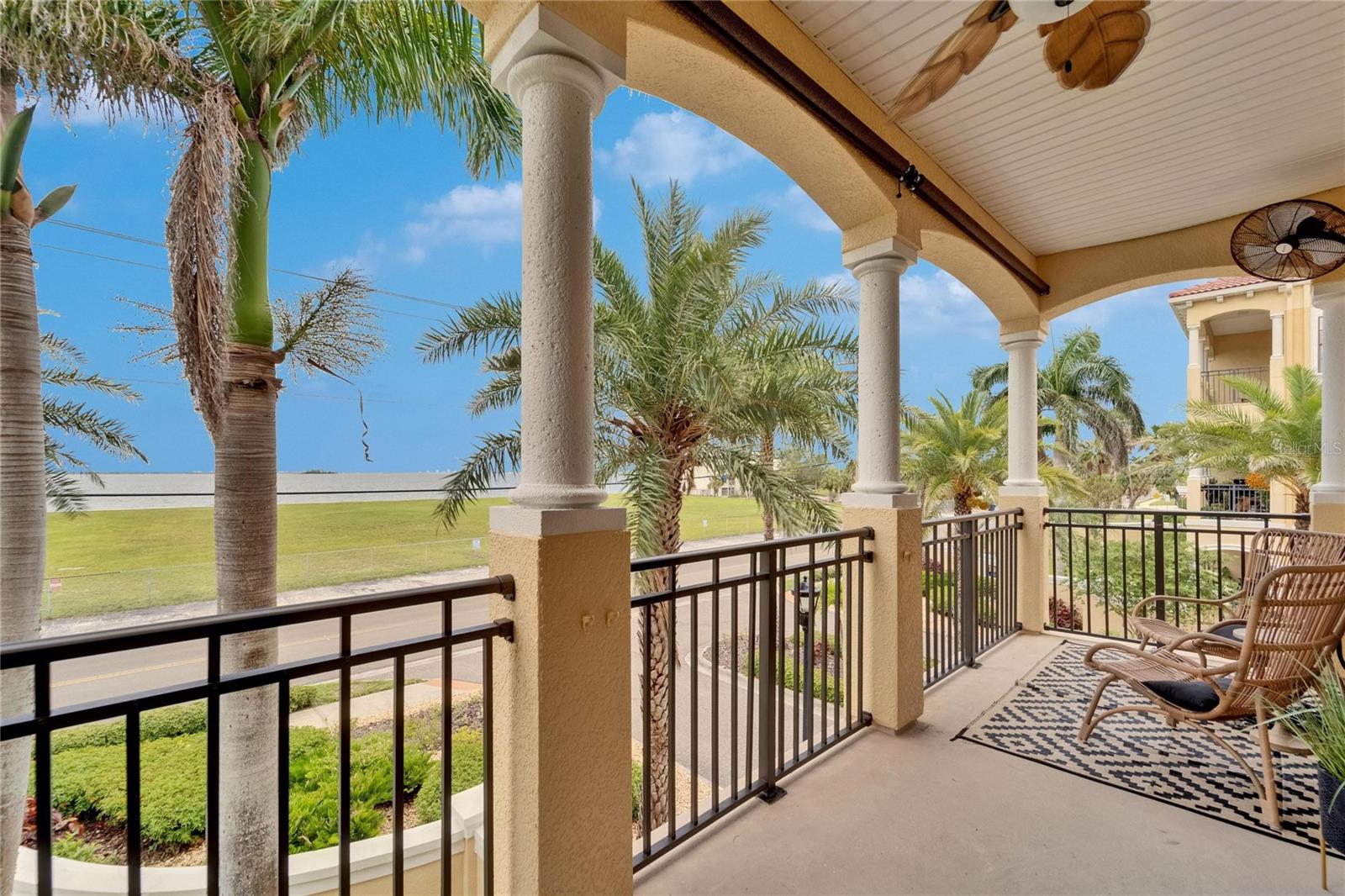 Listing photo id 30 for 6412 Mayra Shores Lane
