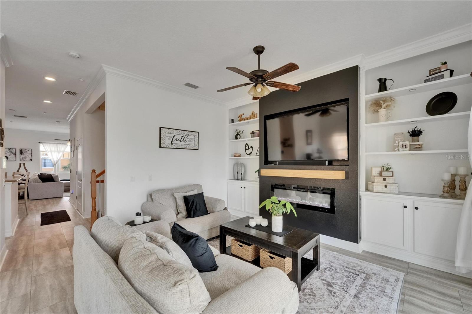 Listing photo id 32 for 6412 Mayra Shores Lane