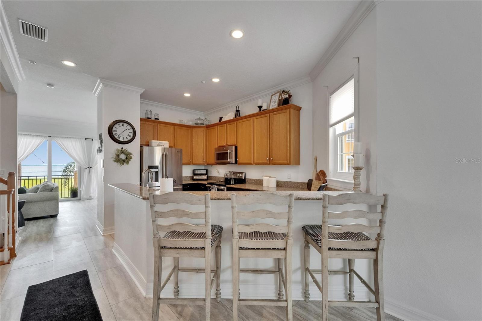Listing photo id 34 for 6412 Mayra Shores Lane
