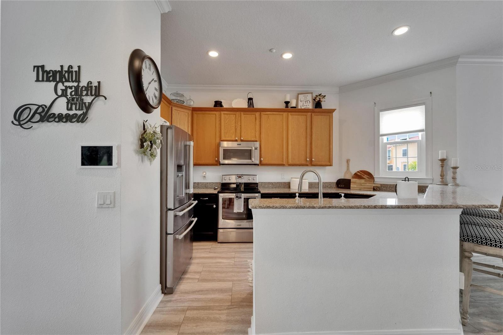 Listing photo id 35 for 6412 Mayra Shores Lane