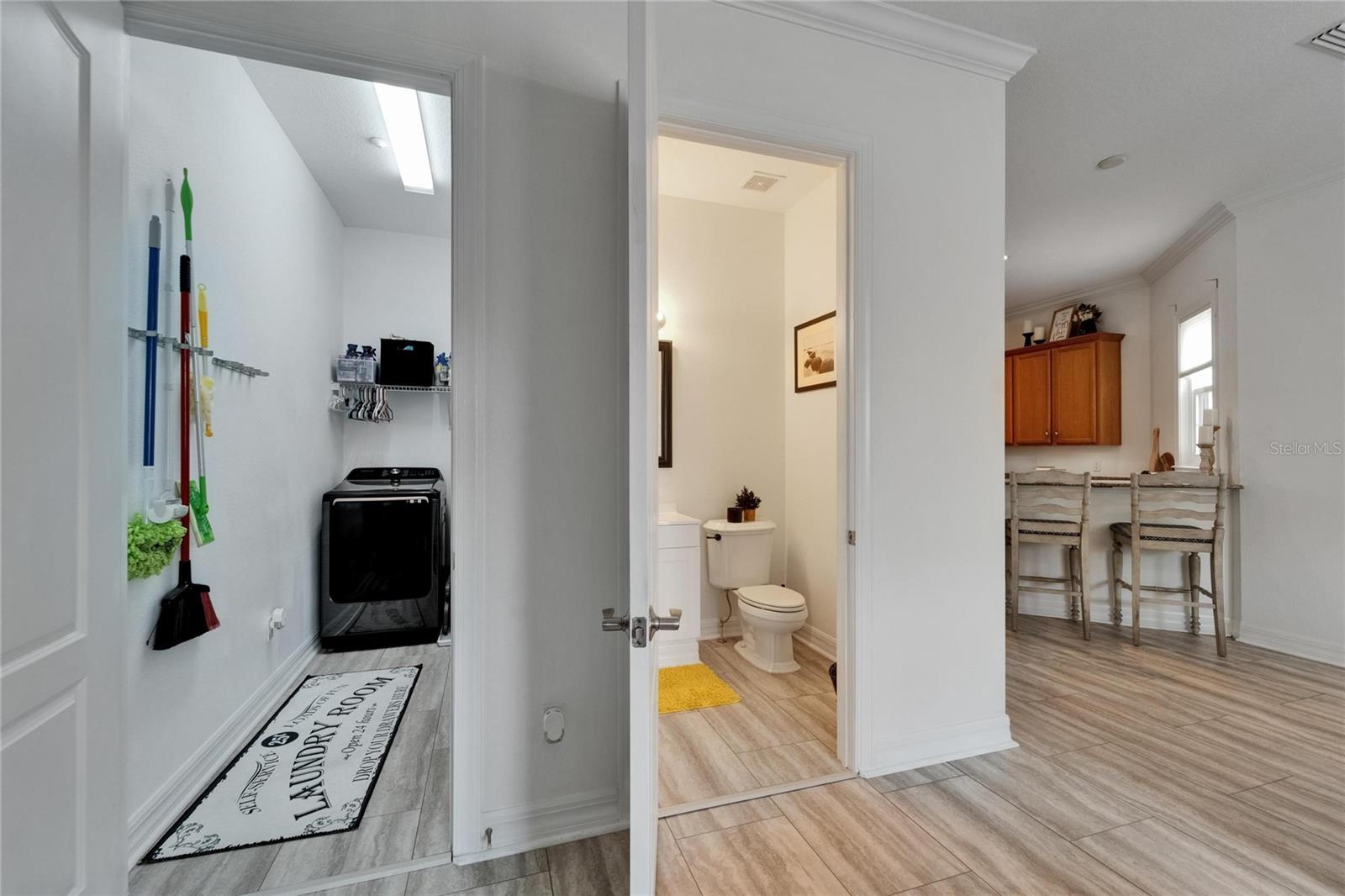 Listing photo id 39 for 6412 Mayra Shores Lane