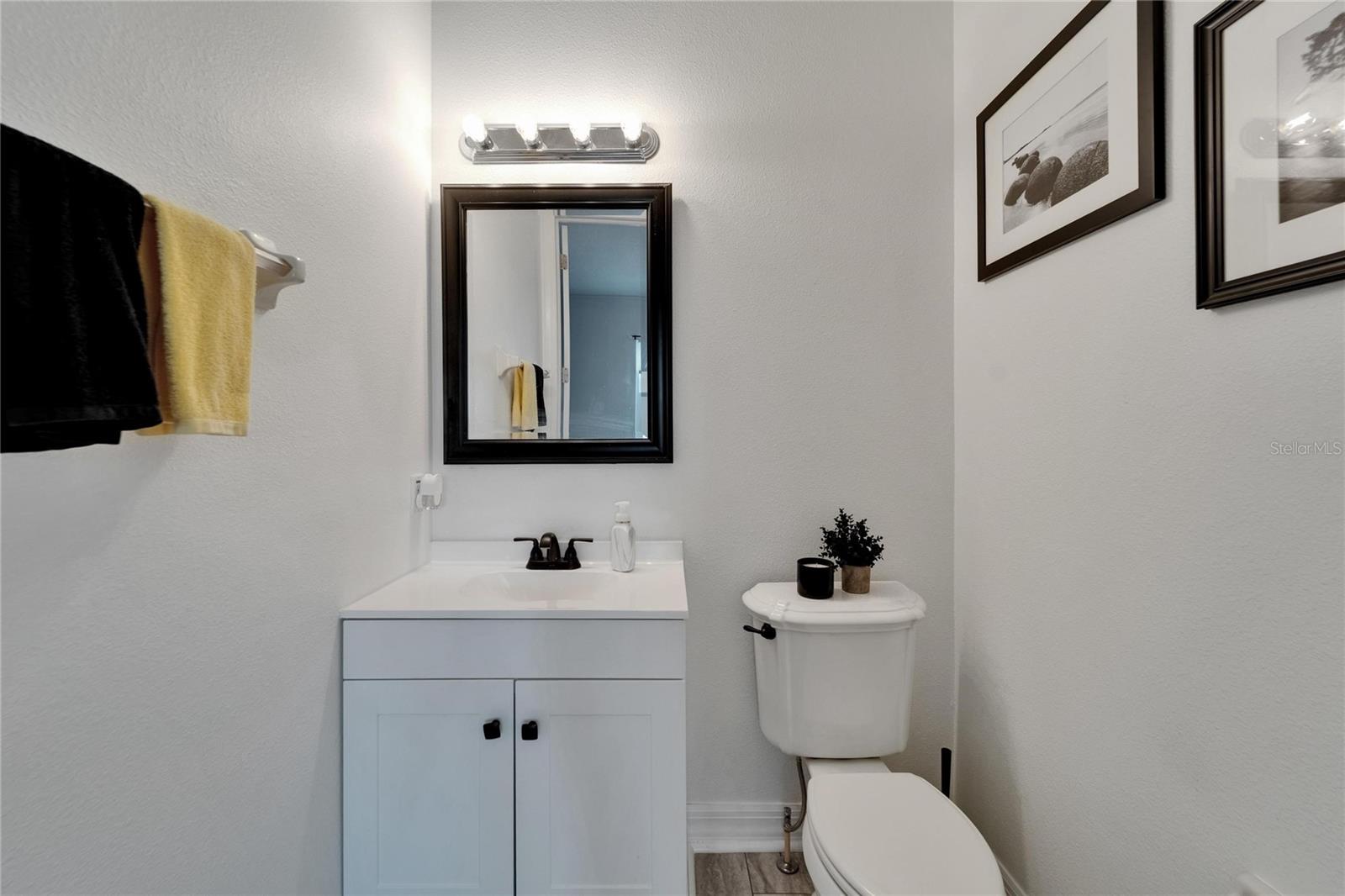 Listing photo id 40 for 6412 Mayra Shores Lane