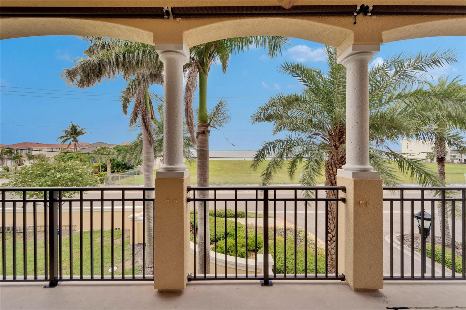 Listing photo id 49 for 6412 Mayra Shores Lane