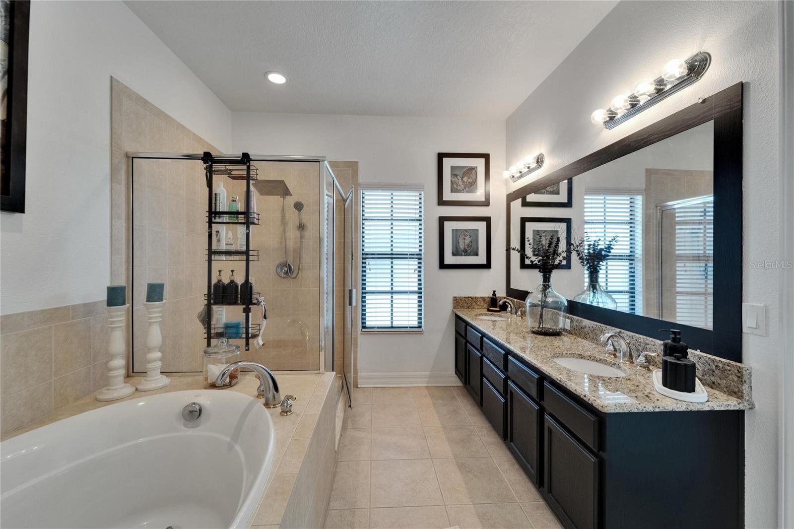 Listing photo id 55 for 6412 Mayra Shores Lane