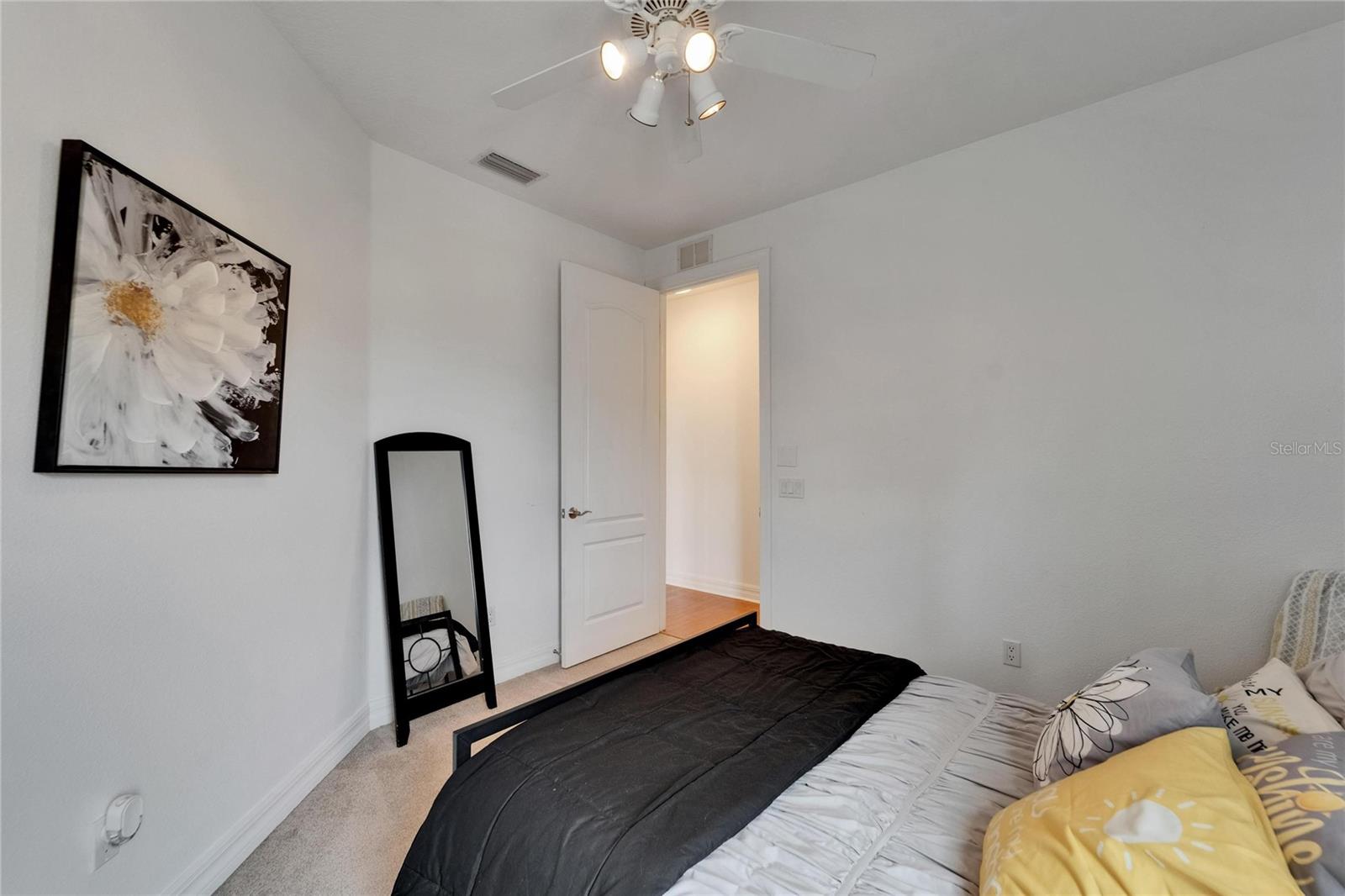 Listing photo id 57 for 6412 Mayra Shores Lane