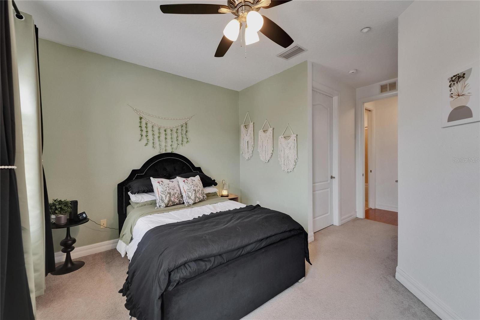 Listing photo id 59 for 6412 Mayra Shores Lane