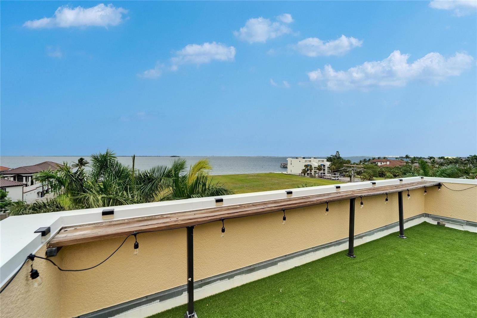 Listing photo id 67 for 6412 Mayra Shores Lane