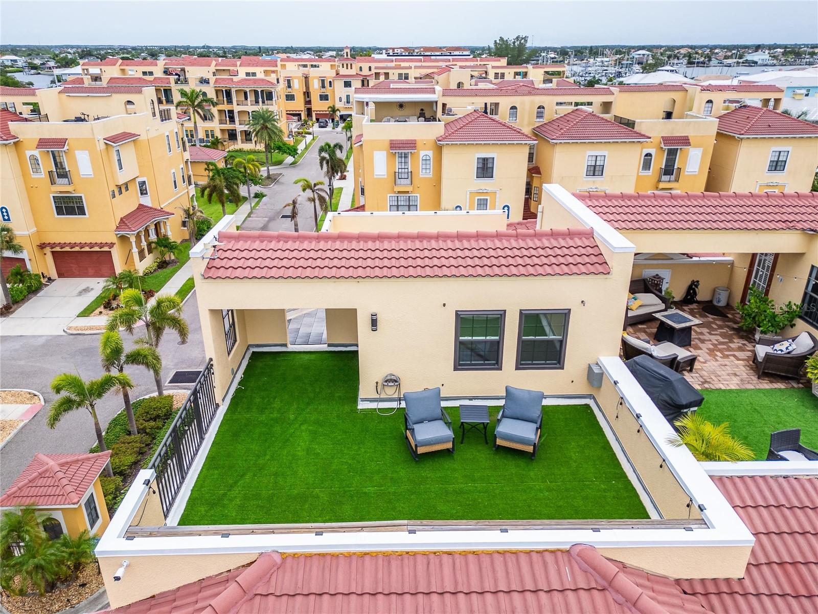 Listing photo id 69 for 6412 Mayra Shores Lane