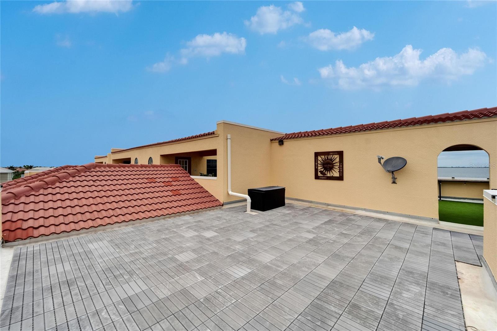 Listing photo id 72 for 6412 Mayra Shores Lane