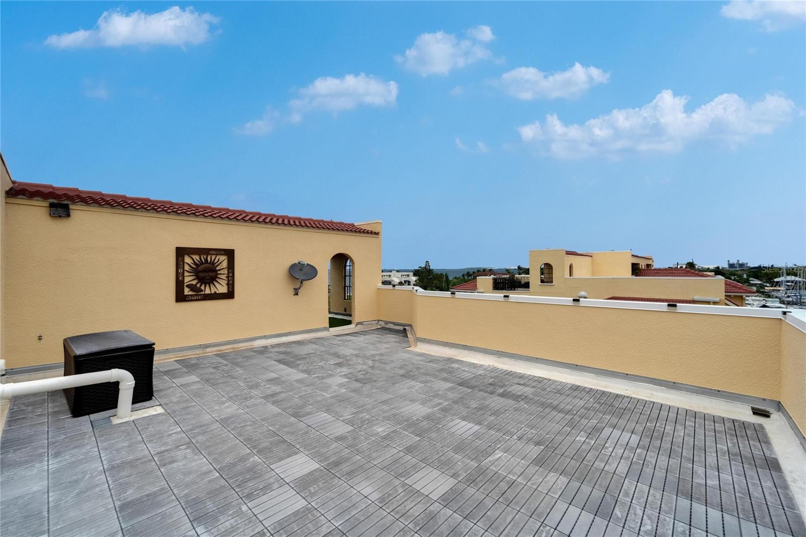 Listing photo id 73 for 6412 Mayra Shores Lane