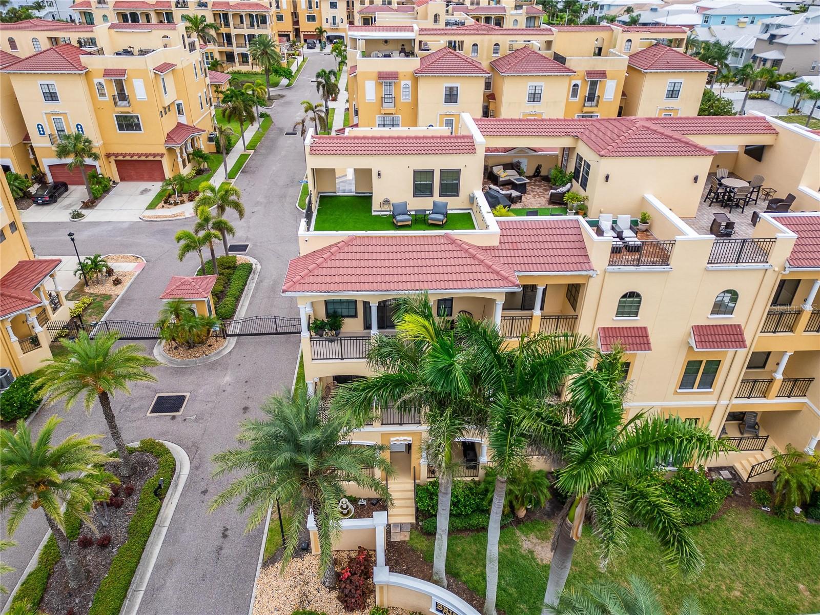 Listing photo id 74 for 6412 Mayra Shores Lane