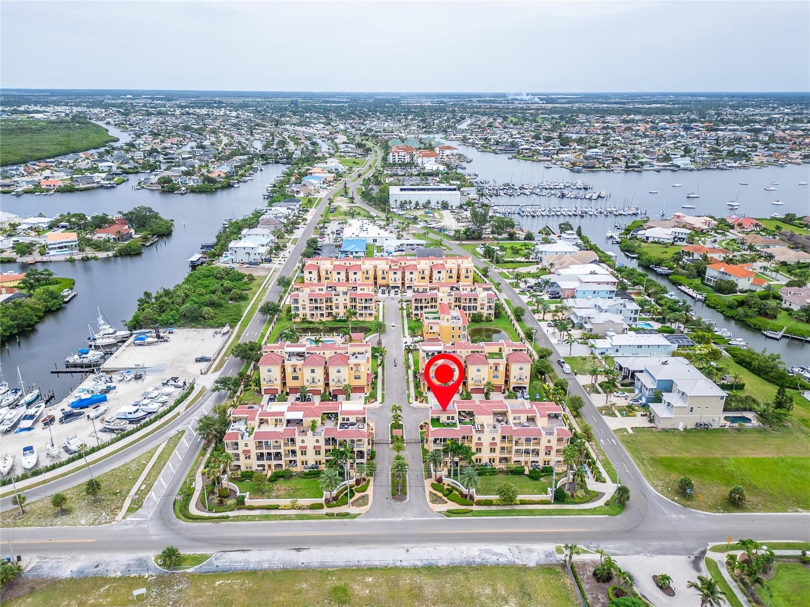 Listing photo id 81 for 6412 Mayra Shores Lane