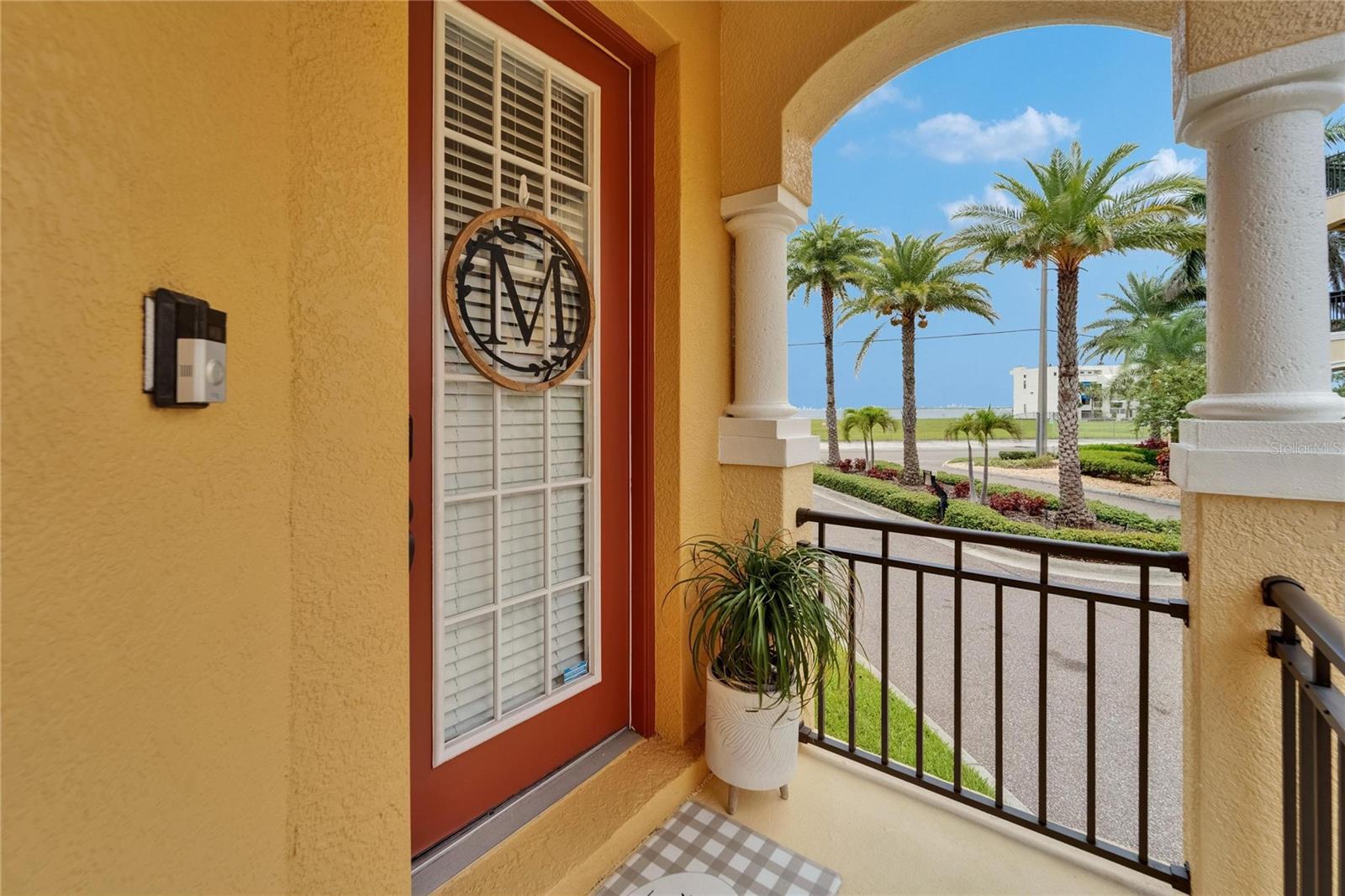 Listing photo id 7 for 6412 Mayra Shores Lane