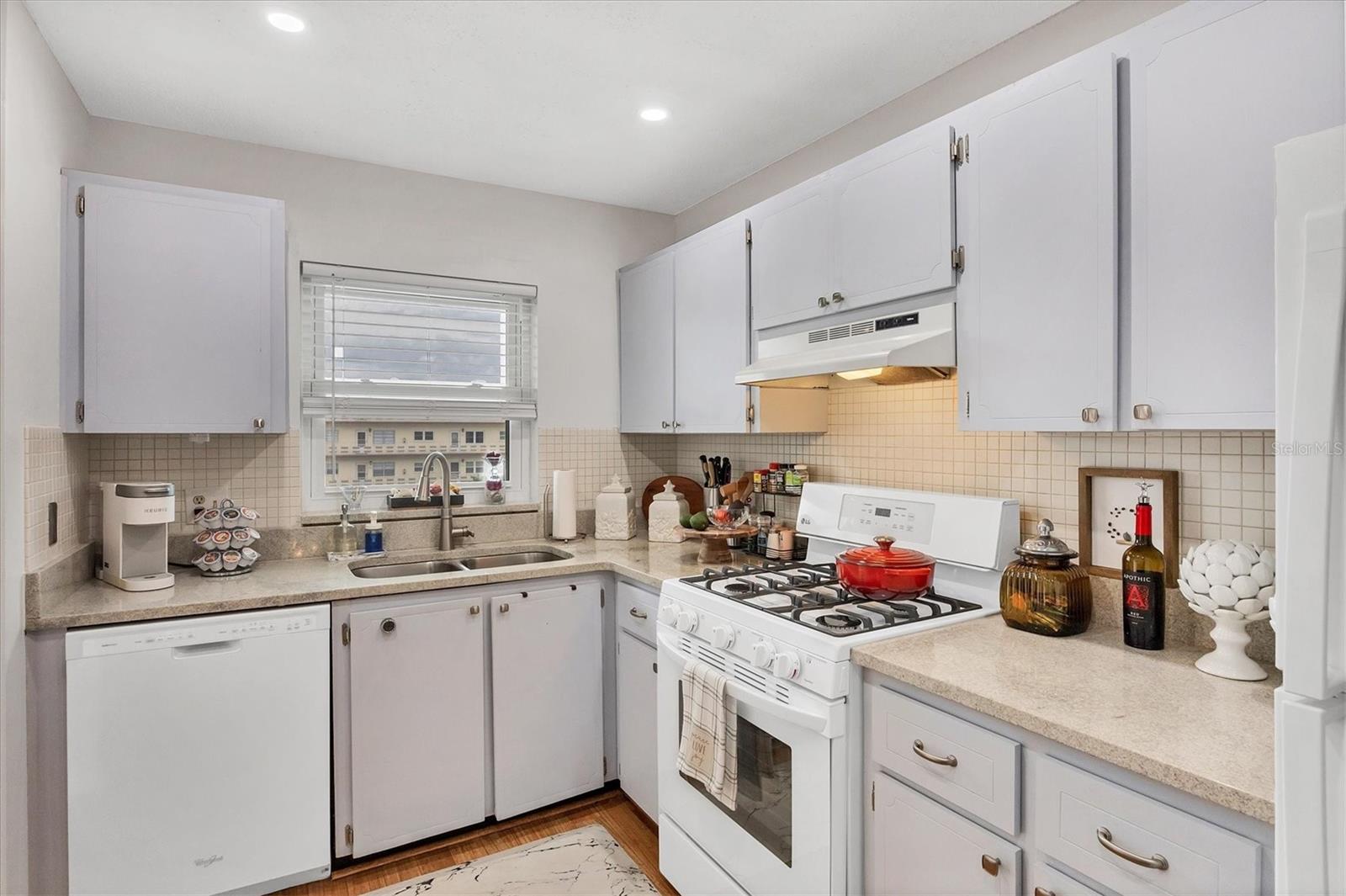 Image 13 of 40 For 5623 80th Street N 303