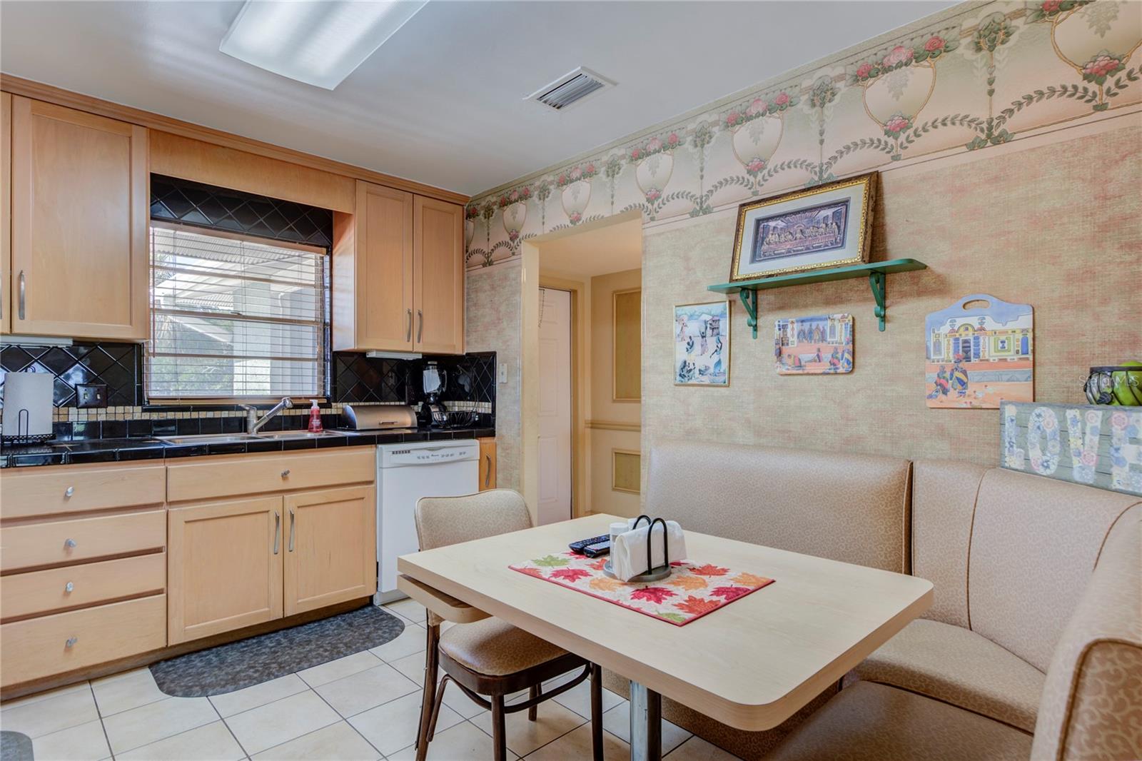 Image 10 of 48 For 3717 46th Avenue S 11