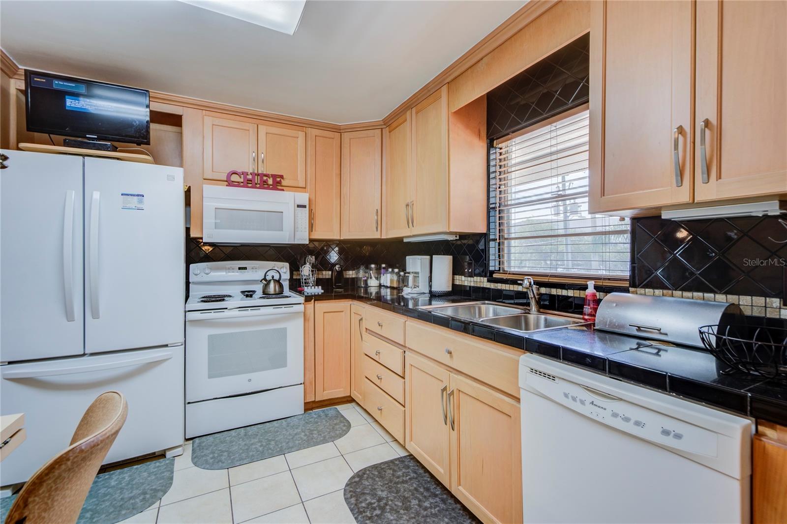 Image 8 of 48 For 3717 46th Avenue S 11