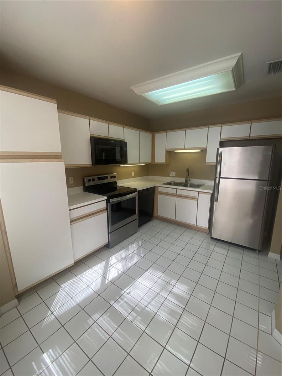 Image 4 of 12 For 315 Edison Avenue 6