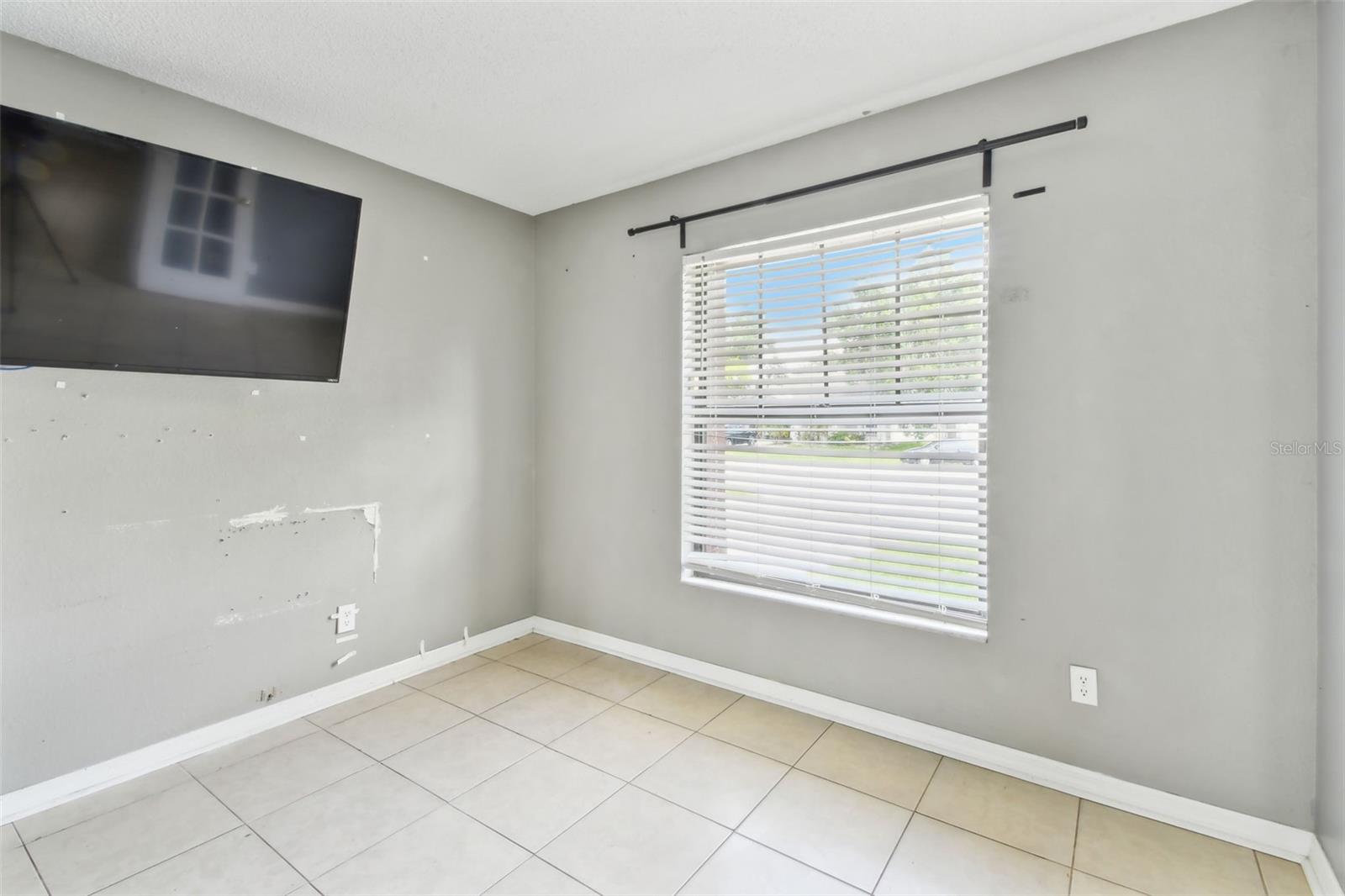 Image 14 of 79 For 11304 Plumtree Court