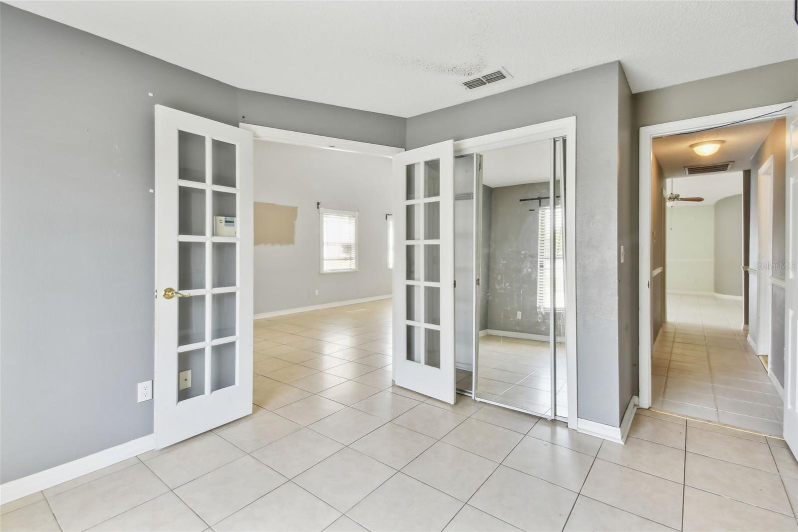 Image 16 of 79 For 11304 Plumtree Court