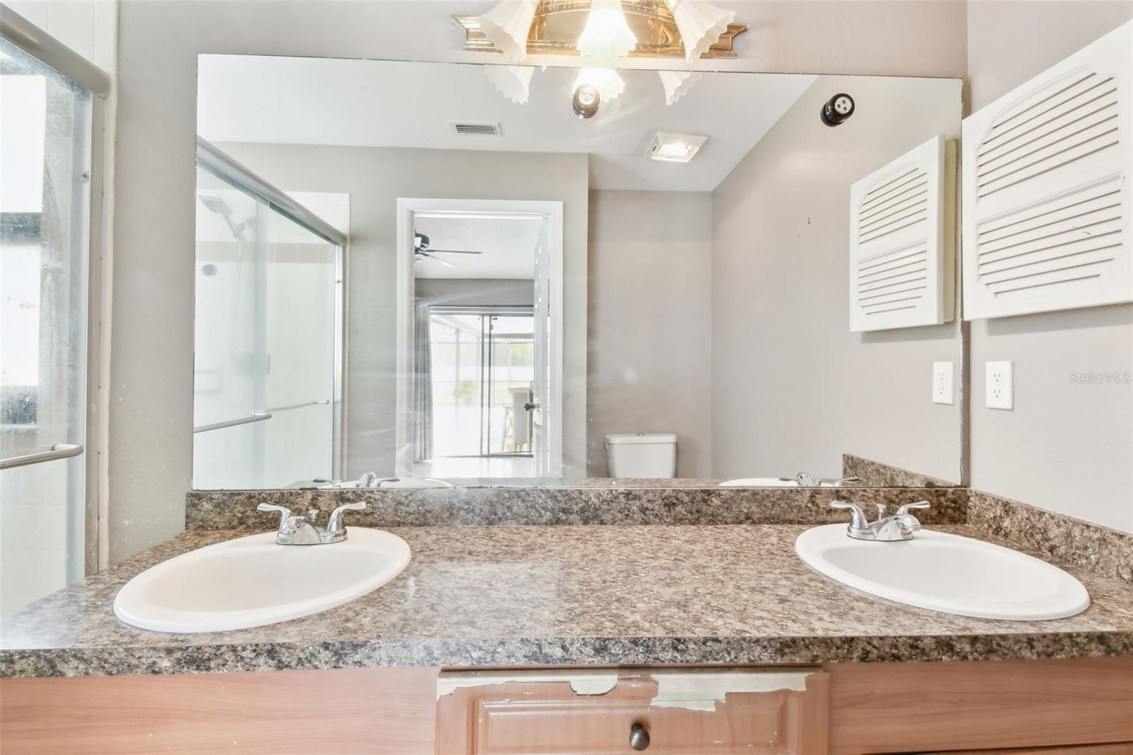 Image 35 of 79 For 11304 Plumtree Court