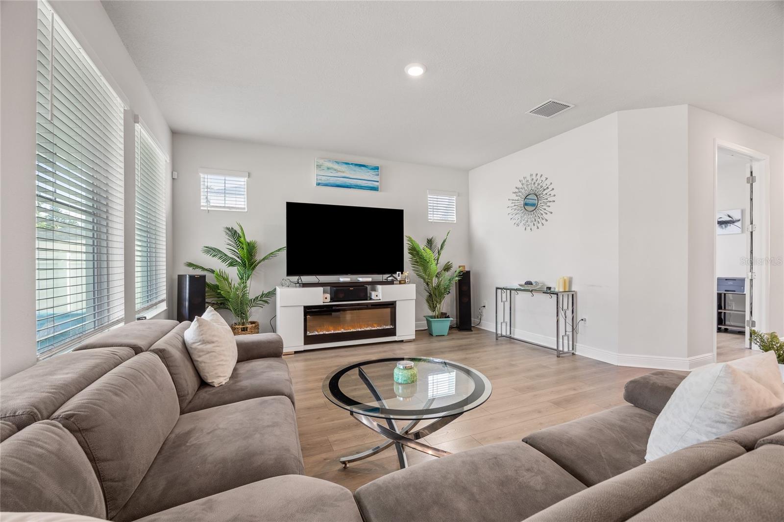 Image 7 of 49 For 3236 19th Street N
