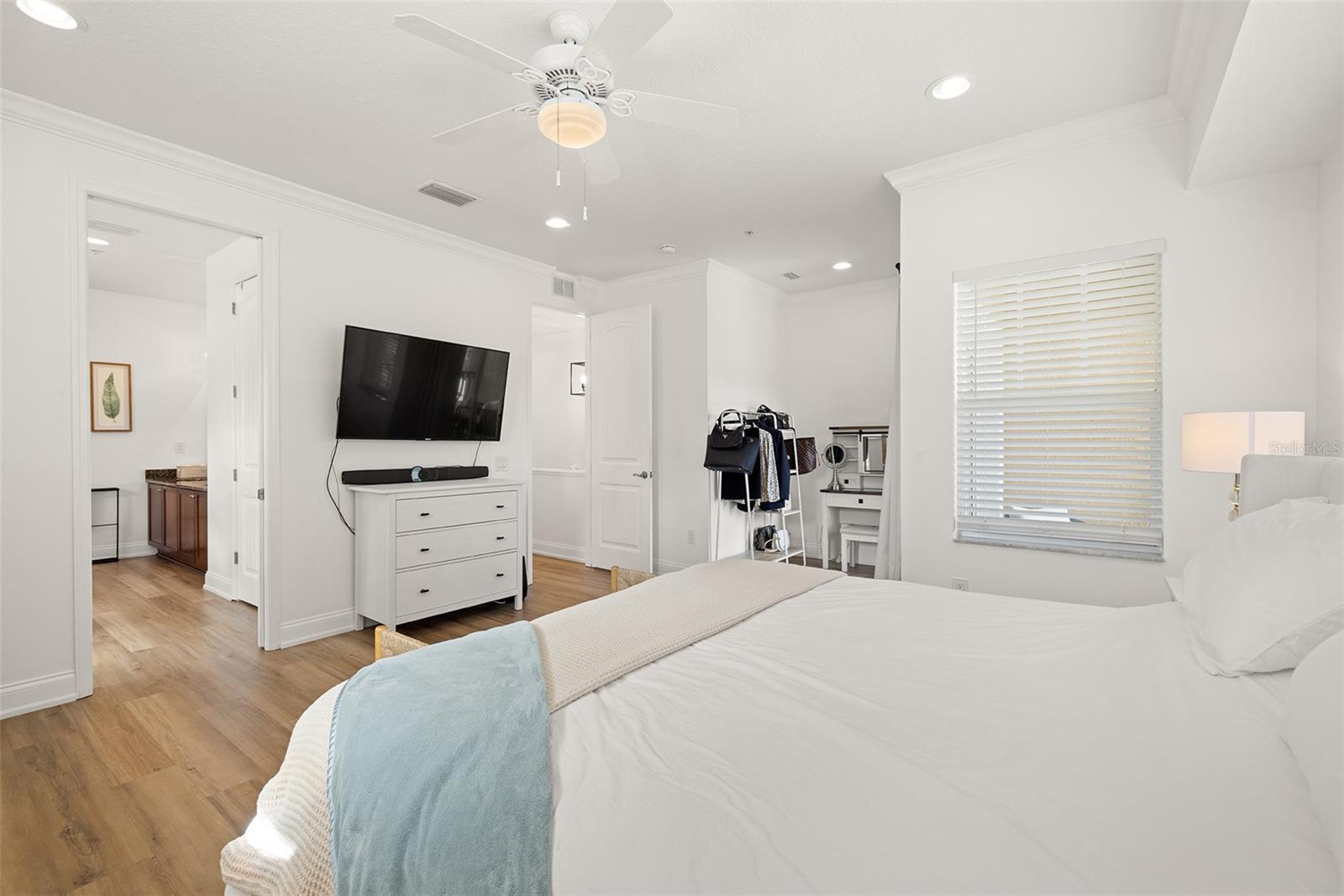 Image 23 of 26 For 111 Albany Avenue 7