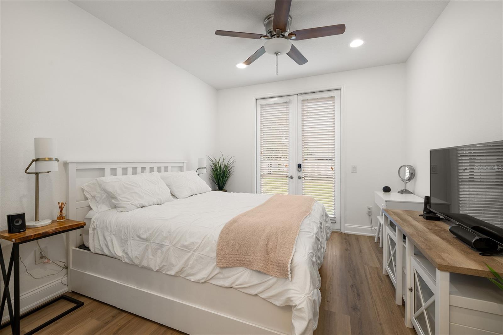 Image 5 of 26 For 111 Albany Avenue 7